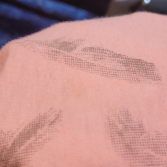 š3/$10 Curious Gypsy Neon Coral Pink Feather-print V-neck T-Shirt - Picture 8 of 8